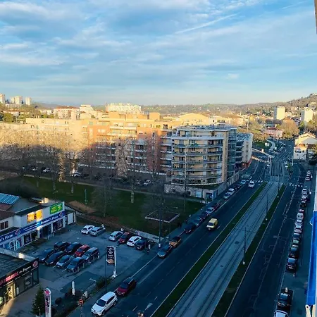 Bergson - 80m2, 2 Grandes Chambres, Entierement Renovee Et Equipee, Lumineux, Wifi, Balcon, Calme, Vue Imprenable Apartmán
