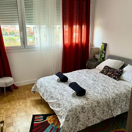 Apartman Bergson - 80m2, 2 Grandes Chambres, Entierement Renovee Et Equipee, Lumineux, Wifi, Balcon, Calme, Vue Imprenable
